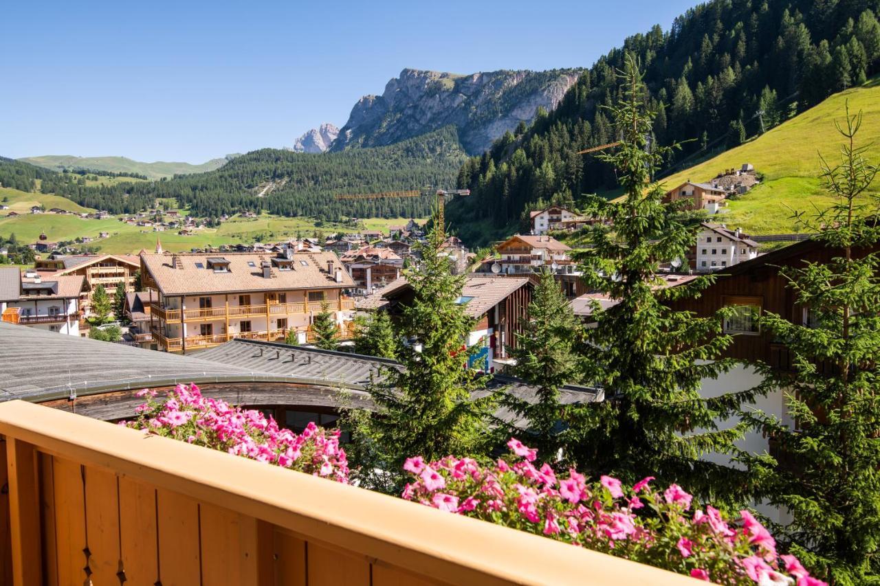 Hotel Somont Selva di Val Gardena Eksteriør bilde